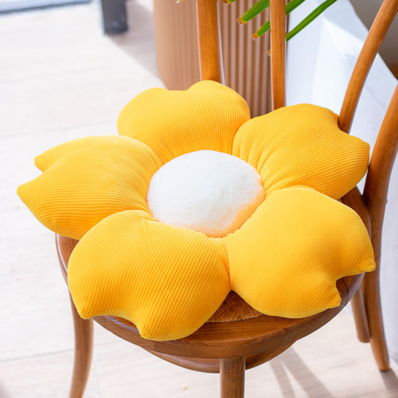 Bed & Breakfast Daisy Pedal Cushion